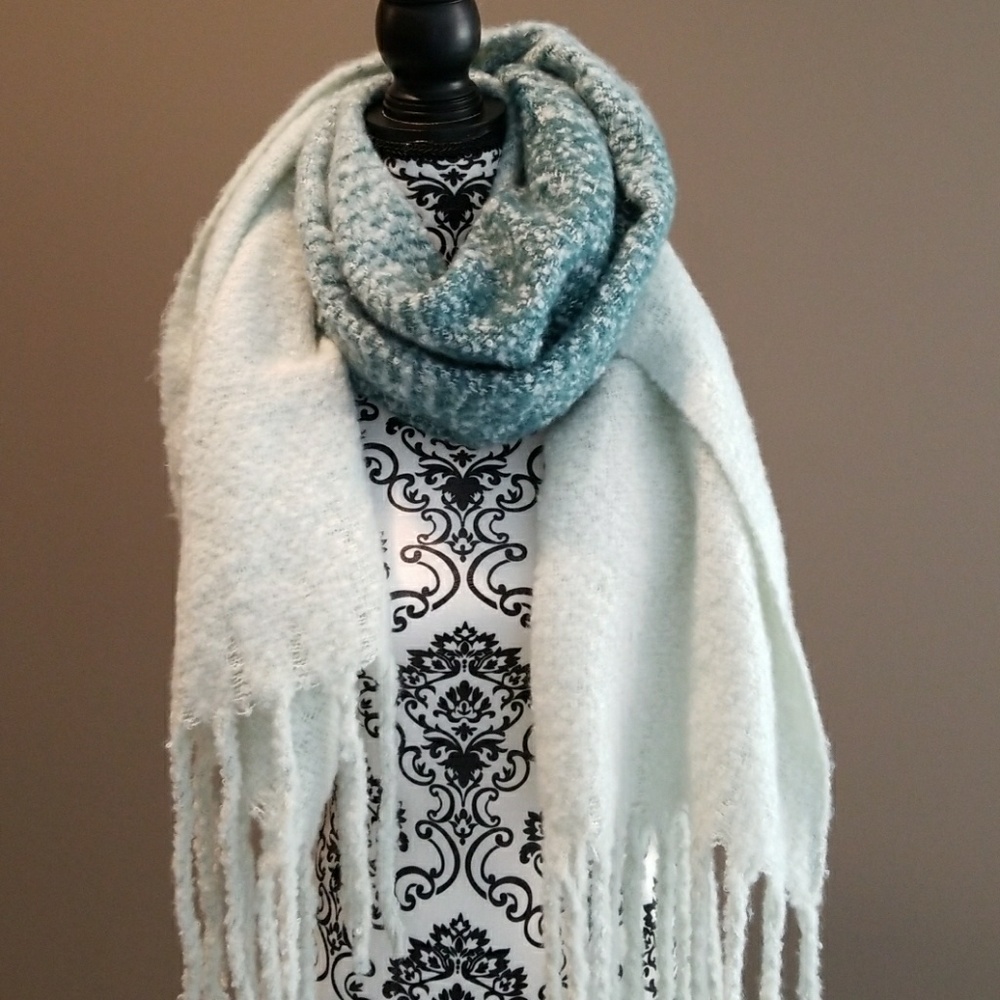 Oversized Cozy Scarf